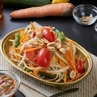 Som Tum Thai (Papaya Salad)